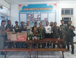 Amankan Puluhan Botol Miras, Satpol PP Buru Pemasok