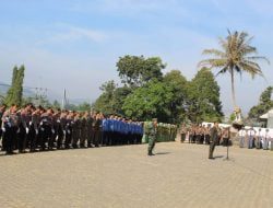 HUT TNI Ke-74 Dandim Pimpin Upacara Ziarah Makam Pahlawan
