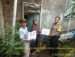 Nursalam (60 th) Dapat Bantuan Sembako dari Polres Sumedang