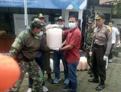 DPRD Bersama Forkopimka dan Masyarakat Jatinangor Gotong Royong Semprot Disinfektan