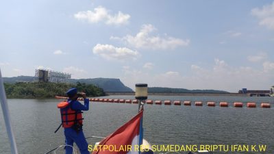 Jaga Perairan Jatigede, Satpolair Polres Sumedang Laksanakan Patroli Rutin