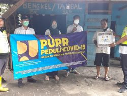 Ringankan Beban Ekonomi, Kementerian PUPR Jabar Bagikan Sembako Kepada Warga Sumedang