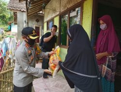 Peduli Korban Terdampak Covid-19, Polres Sumedang Berbagi
