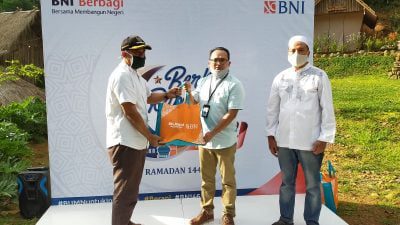 BNI Sumedang Berbagi, Berikan 250 Paket Sembako Kepada Warga Terdampak Covid-19