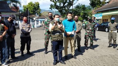 Bupati Sosialisasi AKB di Mesjid Agung dan Pasar Sumedang