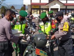 Kapolri Salurkan 500 Paket Beras Kepada Warga Sumedang