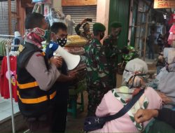 TNI dan POLRI Gelar Edukasi AKB di Pasar Tanjungsari