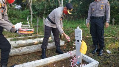 Rangkaian Hari Bhayangkara, Polres Sumedang Gelar Ziarah ke Makam Pahlawan