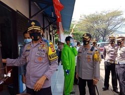 Wakapolda Jabar Cek Kesiapan Pos Pam Idul Adha Cimanggung Sambil Bagikan Bansos