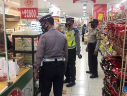 Polsek Jatinangor Laksanakan Operasi Yustisi di Toserba