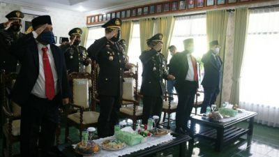 IRWANSYAH Putra bersama jajaran Forkopimda Sumedang hadiri Upacara Virtual Peringatan HUT ke 75 TNI, di Makodim 0610/Smd