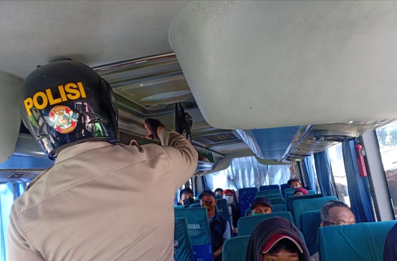Polsek Rancakalong Lakukan Operasi Yustisi Secara Mobile dan Stasioner