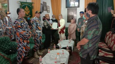 Ketum LSM GMBI Dinobatkan Jadi Anggota Dewan Kehormatan Keraton Sumedang Larang