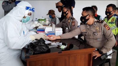 Ops Zebra Lodaya 2020 Polres Sumedang Lakukan Rapid Test dan Pembagian Masker