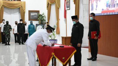 Lantik Kades Terpilih, Ini Pesan Bupati Sumedang