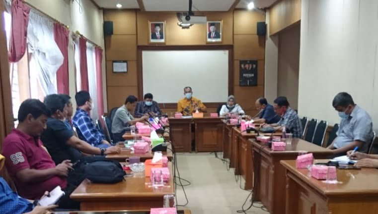 RAPAT Konsultasi Pimpinan DPRD Sumedang dalam rangka membahas tindaklanjut penertiban KJA Jatigede, di Ruang Rapat I, Kamis (29/1/2021).