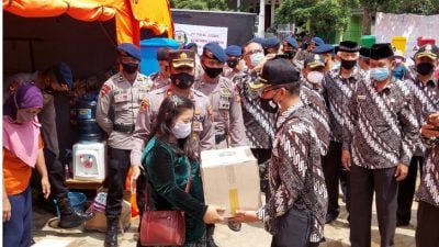 PP POLRI Serahkan Bantuan Bagi Korban Tanah Longsor Cimanggung
