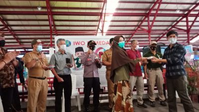 HPN 2021, IWO Sumedang Berbagi Sembako pada Masyarakat Terdampak Covid-19