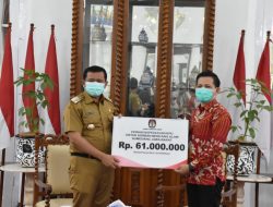 KPU Sumedang Salurkan Donasi Untuk Korban Longsor Cimanggung