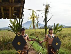 Upacara Tradisional Budaya Adat Sunda “Mitembeyan Mapag Kersa Nyai” Digelar di Padasuka
