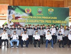 Pengurus PBSI Sumedang Dilantik dan Dikukuhkan