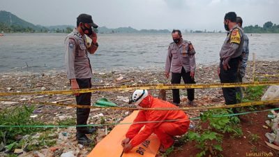 Sesosok Mayat Bayi Laki-laki Ditemukan Mengapung di Pesisir Sungai Cimanuk