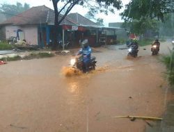 Drainase Buruk, Dinilai Jadi Pemicu Banjir di Jalan Lingkar Jatigede