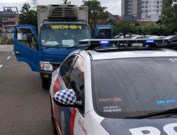 Sat Lantas Polres Sumedang Kawal Vaksin Tahap Tiga