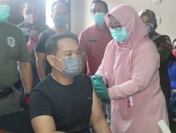 Anggota Satpol PP Laksanakan Vaksinasi Covid-19 Tahap 2