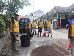 Jelang Idul Fitri, PUPR Terjunkan Tim URC Perbaiki Jalan Berlubang