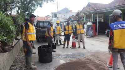 Jelang Idul Fitri, PUPR Terjunkan Tim URC Perbaiki Jalan Berlubang