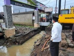 Pekerjaan Griil Penutup Jalan di Pintu Gerbang Jatihurip Diminta Tidak Asal-Asalan