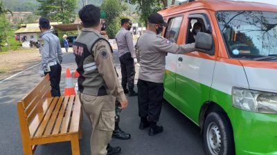 Pos Penyekatan Cibugel Putar Balik 8 Kendaraan