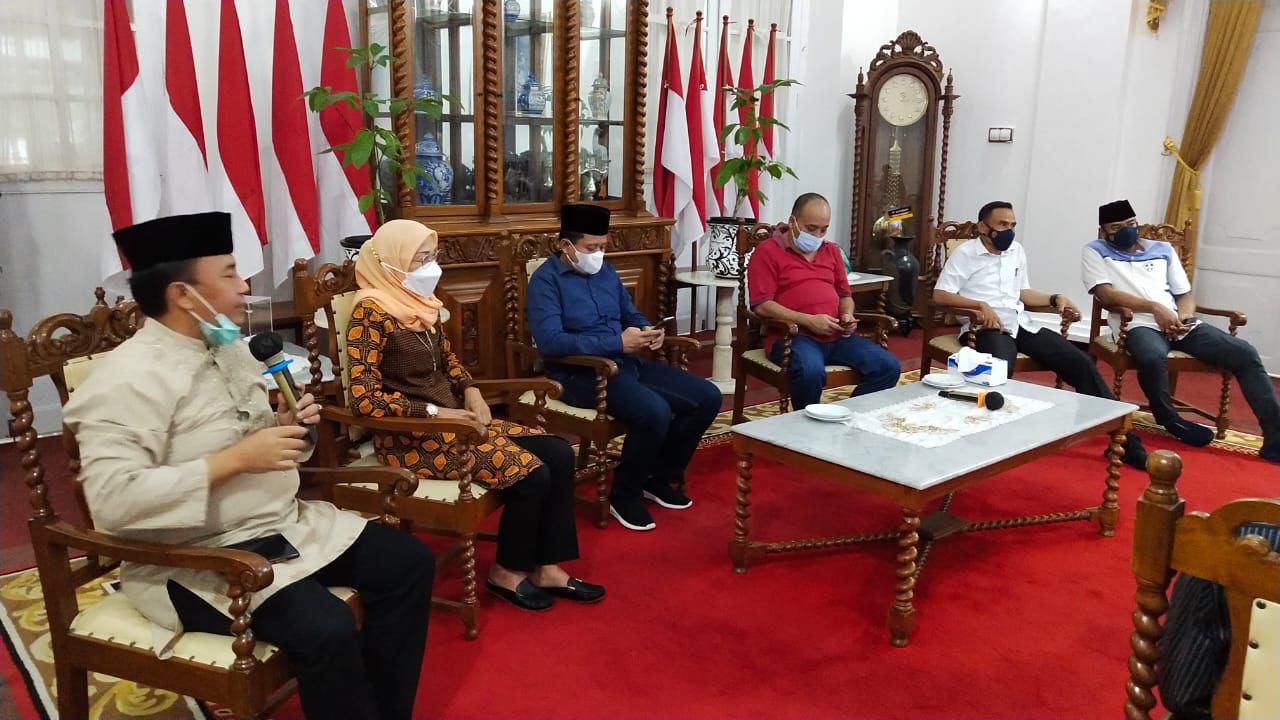 FORKOPIMDA Sumedang mengikuti Rapat Koordinasi tentang Hasil Monitoring Penyekatan Mudik 2021.
