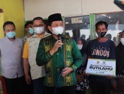Bupati Serahkan Bantuan Rutilahu Dari Baznas