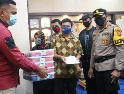 Kapolres Berikan Bantuan Pada Disabilitas Sumedang