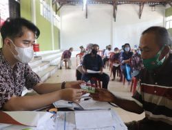 120 Kartu Tani Dibagikan Ke Petani di Desa Cibeureum Kulon