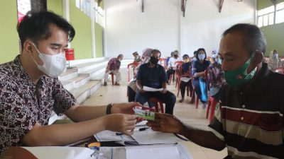 120 Kartu Tani Dibagikan Ke Petani di Desa Cibeureum Kulon