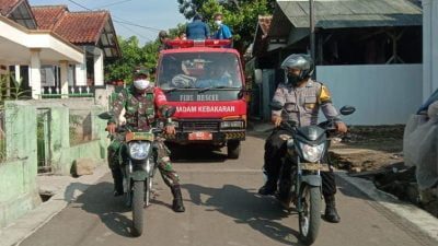 Covid Belum Selesai, Wilayah Desa Sukaratu Disemprot Cairan Disinsfektan