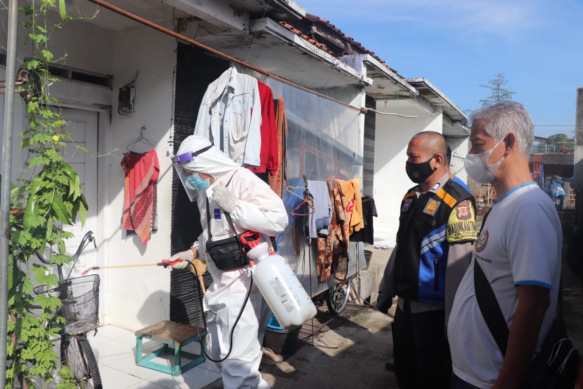 Penyemprotan Disinfektan