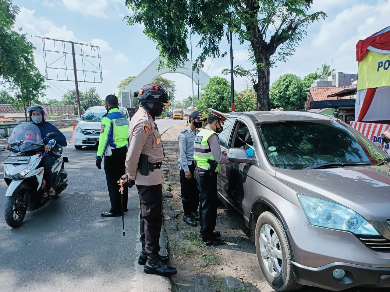 Kapolres tinjau pos penyekatan