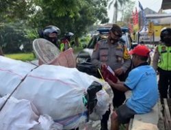 Polres Sumedang Salurkan 250 Paket Sembako