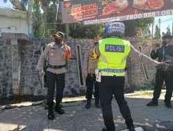 Kapolres Sumedang Lakukan Pengecekan Pos Penyekatan dan Mesjid Agung
