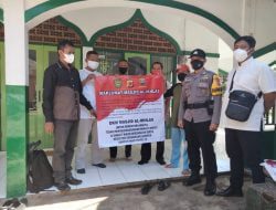 Masuki PPKM Darurat, Pemdes Jatimukti Pasang Spanduk Maklumat di Tempat Ibadah