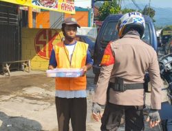 PPKM Darurat, Kapolres Bagikan Paket Sembako Warga Kurang Mampu