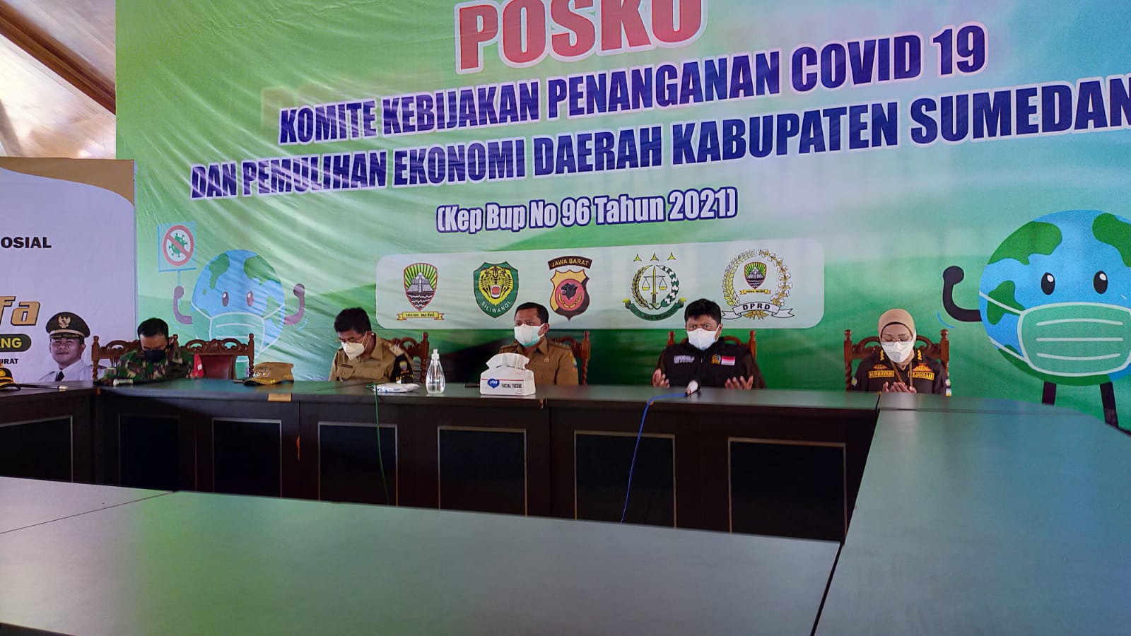 Pembagian sembako