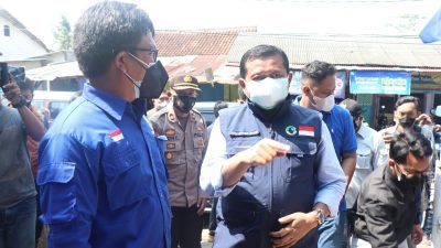 Bupati Sumedang Tinjau Pelaksanaan Vaksinasi di DPD PAN