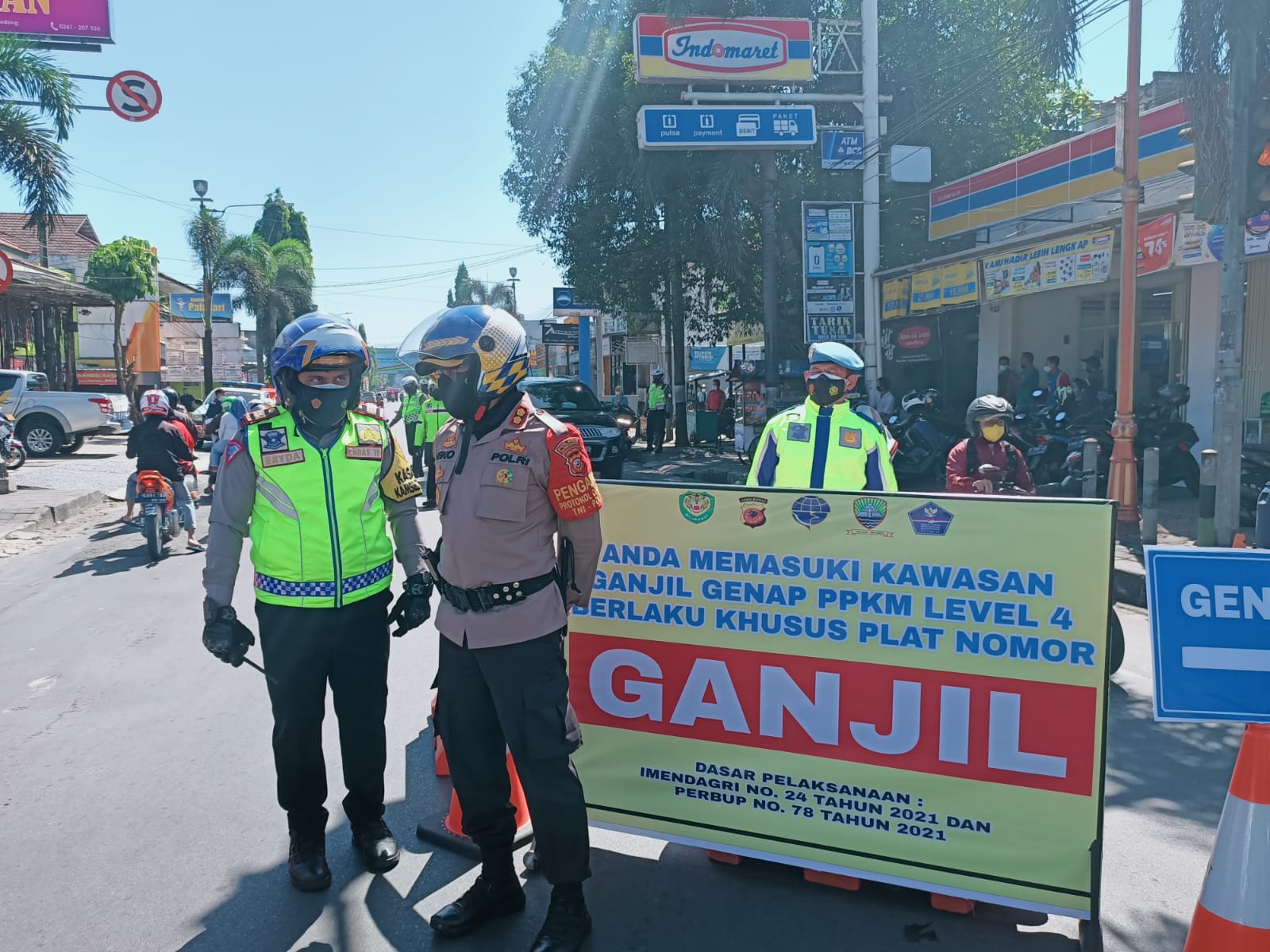 kapolres tinjau pelaksanaan ganjil genap