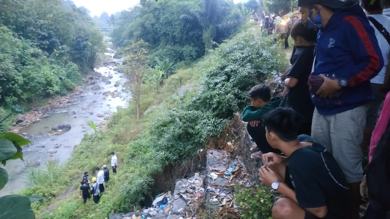 Penemuan mayat bayi dalam kaleng biskuit
