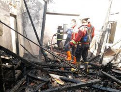 Diduga Akibat Korsleting Listrik, Rumah Permanen di Cimalaka Terbakar